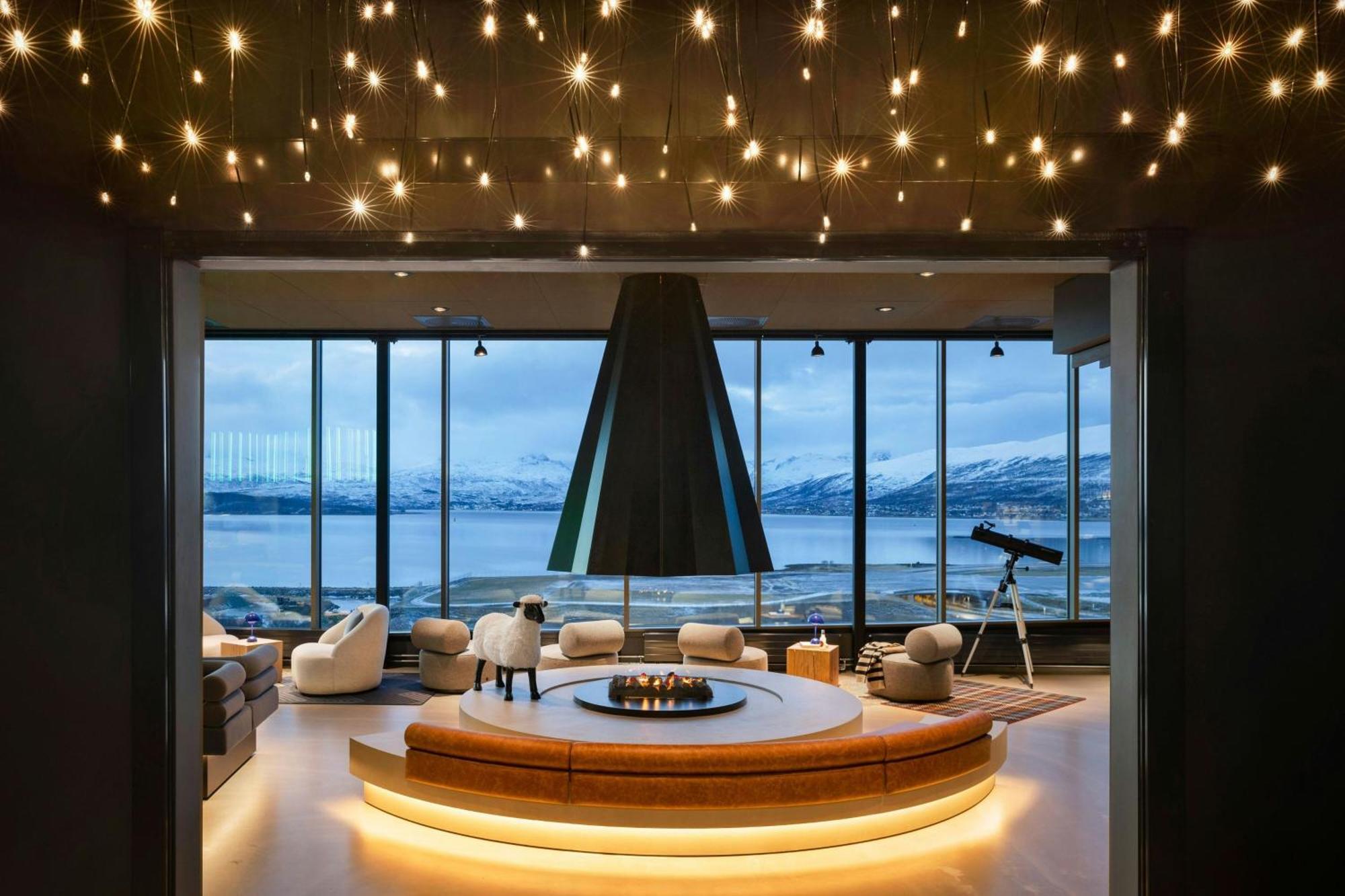 Moxy Tromso Hotel Ngoại thất bức ảnh
