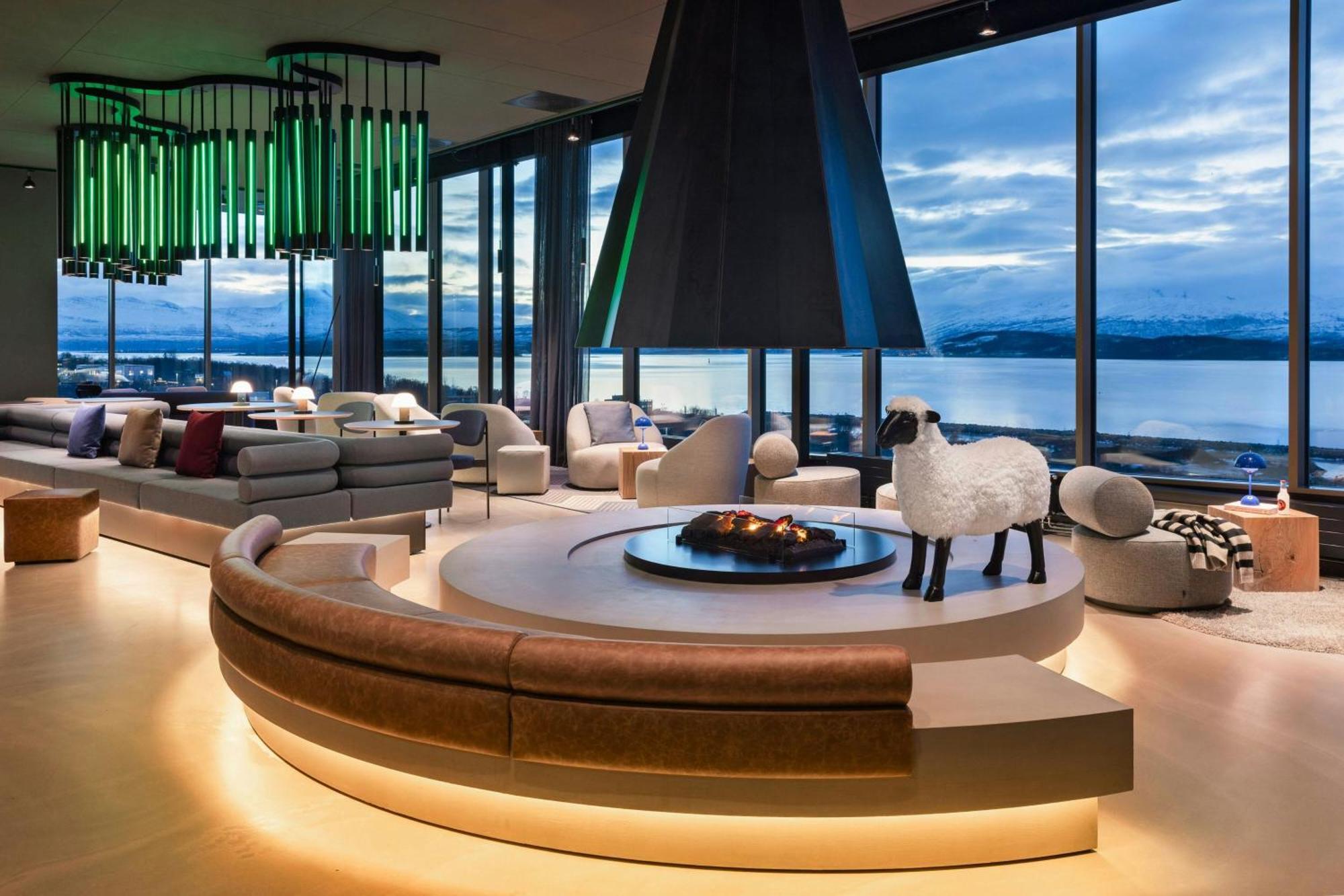 Moxy Tromso Hotel Ngoại thất bức ảnh